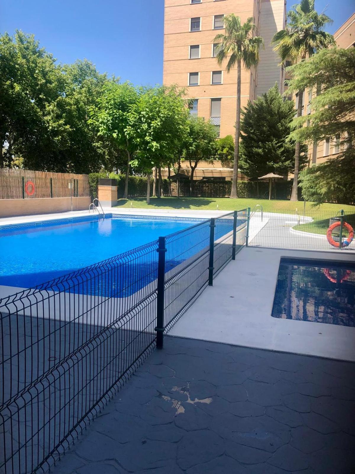 Apartamento Tu Oasis De Lujo Junto Al Guadalquivir Sevilla Exterior foto